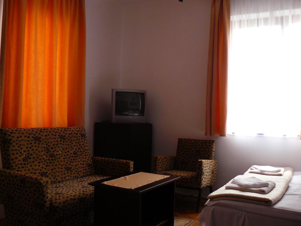 Bed and Breakfast Diana Panzio Matrafured Zimmer foto