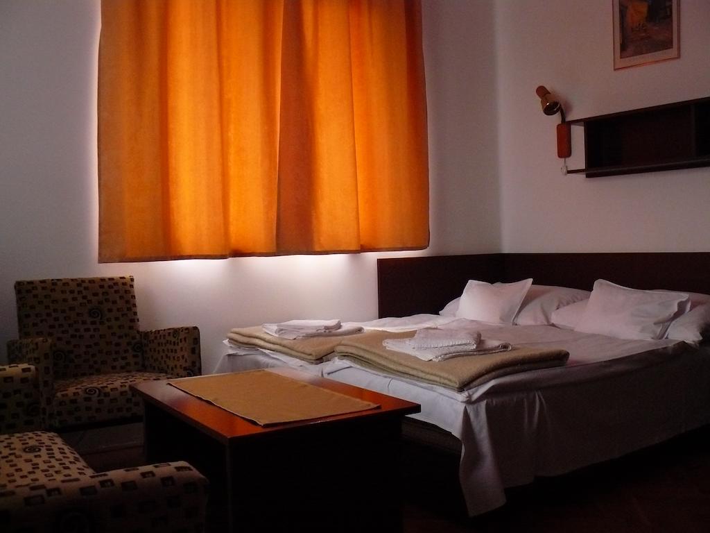 Bed and Breakfast Diana Panzio Matrafured Zimmer foto